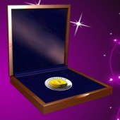 2014年6月：廣東萬銀定制純銀鑲金紀(jì)念幣制作