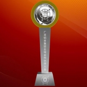 2016年4月定制　廣亞鋁材公司周年慶年會(huì)金銀幣鑲水晶擺件